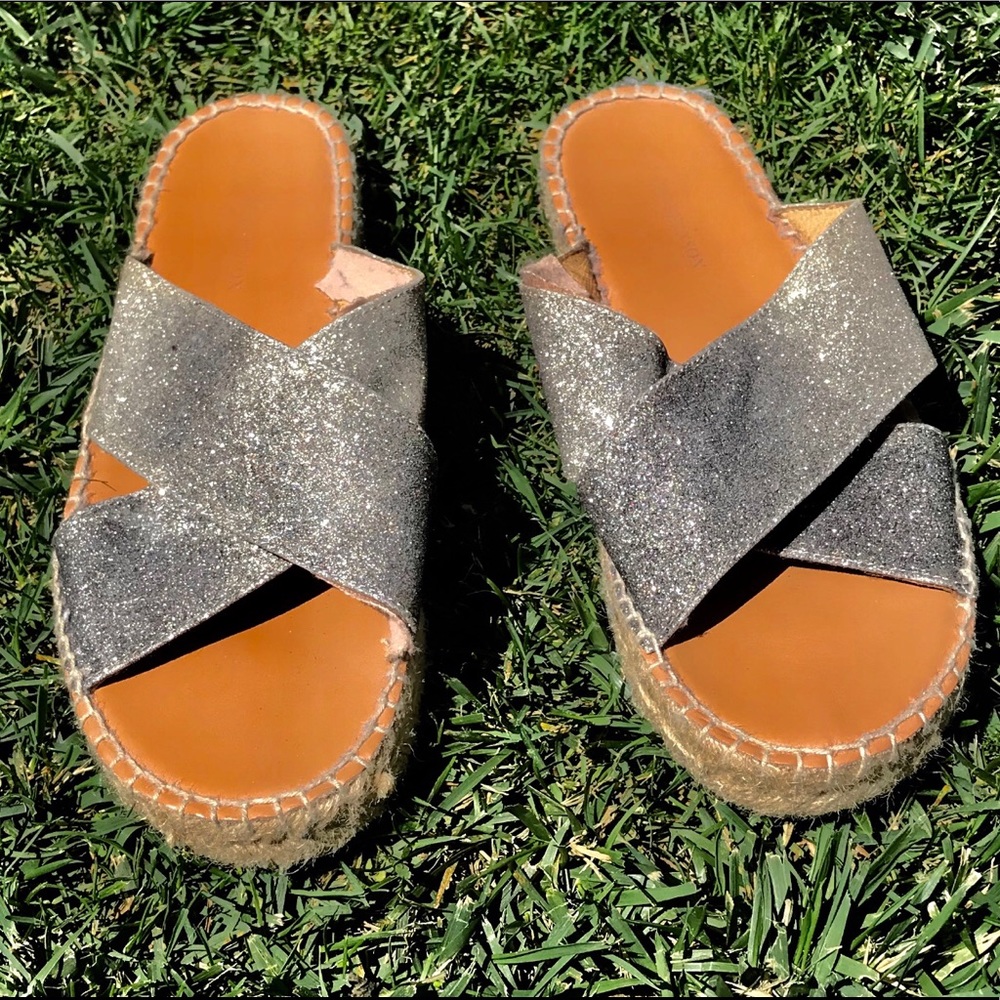 💰$5 DROP!💰MATT BERNSON Silver Espadrilles